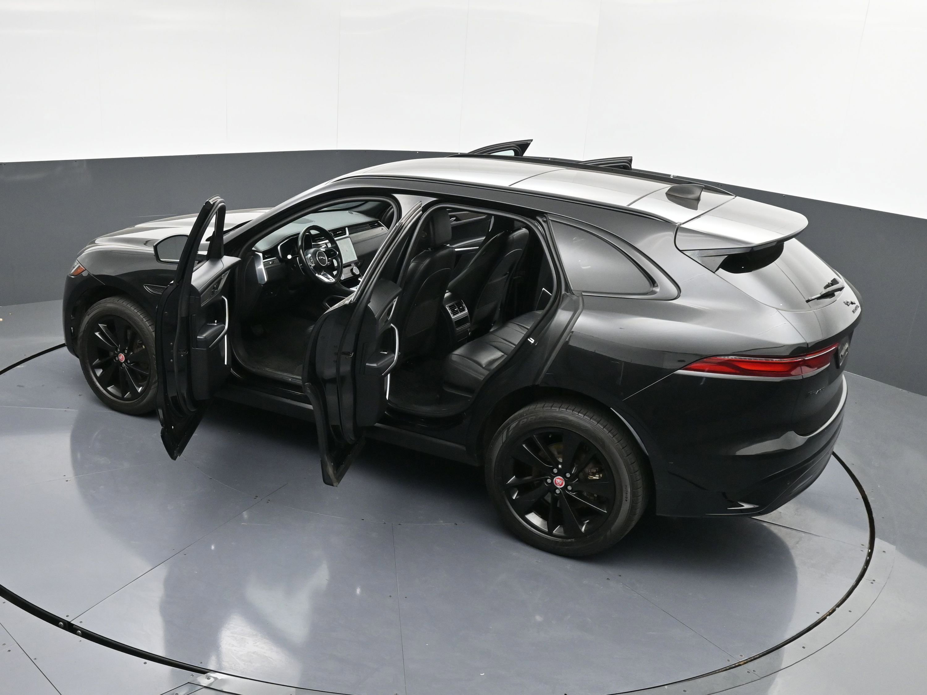 Used 2022 Jaguar F-PACE S image 46