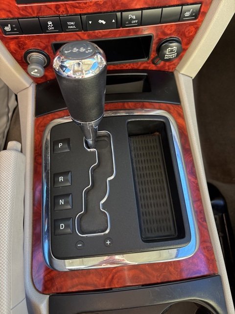 Used 2006 Jeep Commander Limited image 54