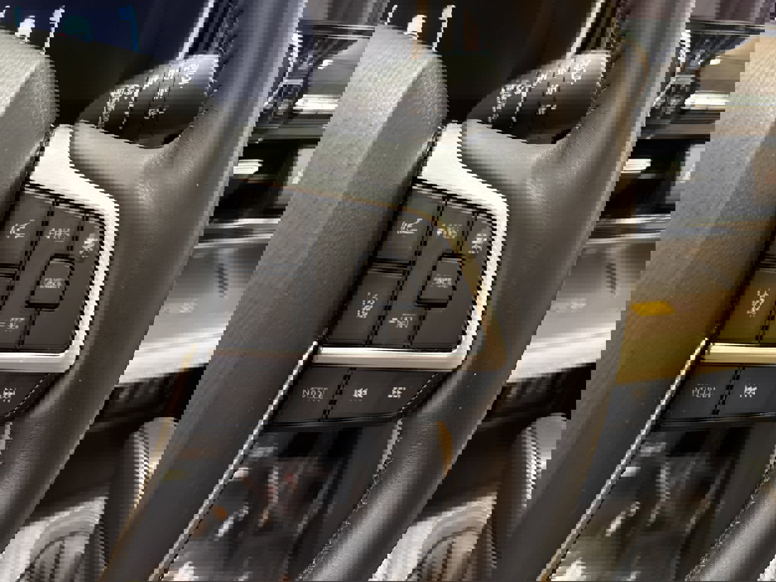 Used 2023 Toyota Highlander Limited image 48