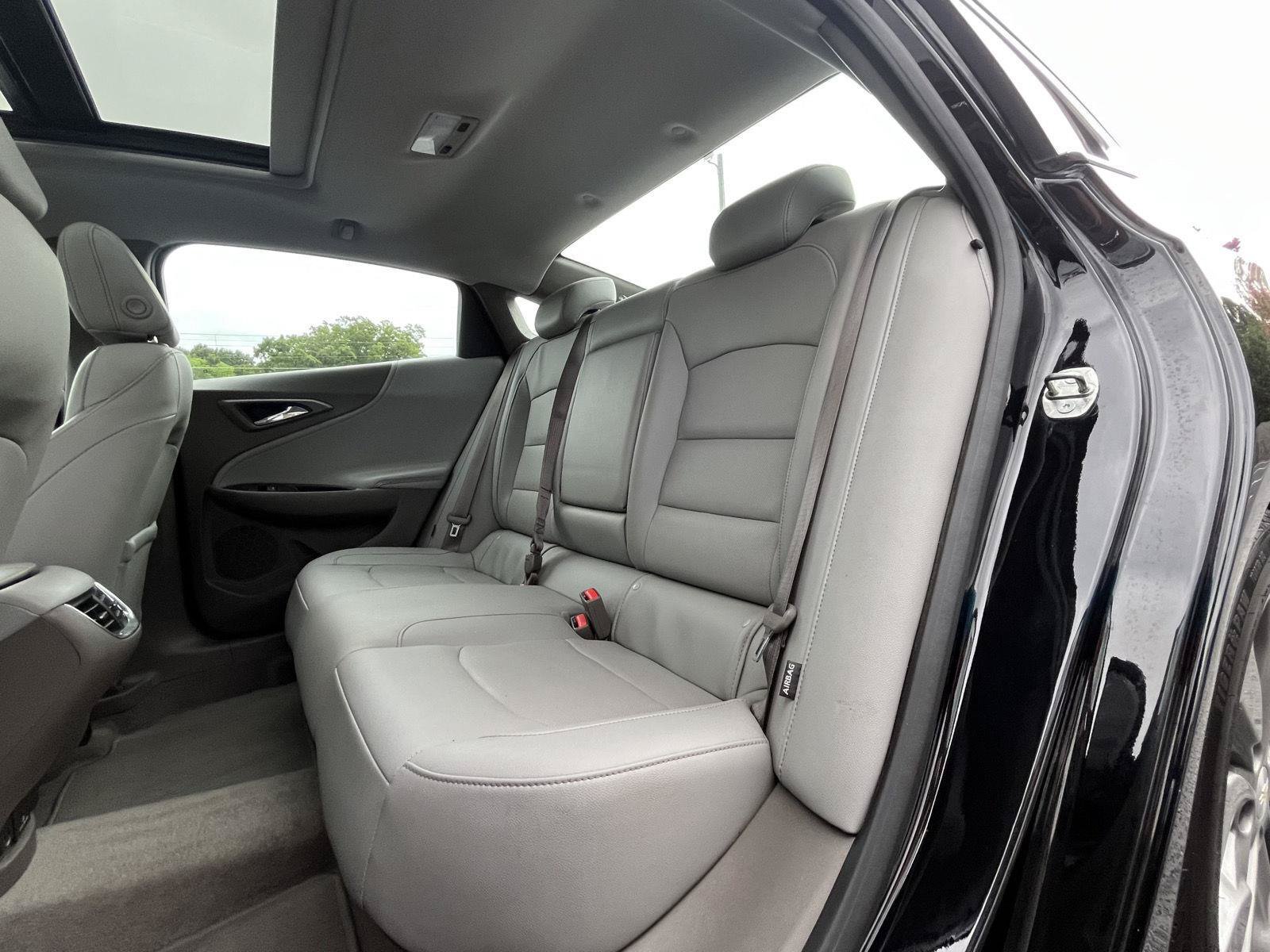 Used 2018 Chevrolet Malibu Premier w/ Premier Sun and Wheel Package FWD image 16