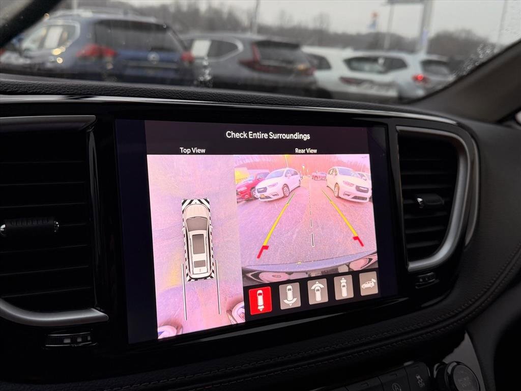 Used 2024 Chrysler Pacifica Pinnacle image 22