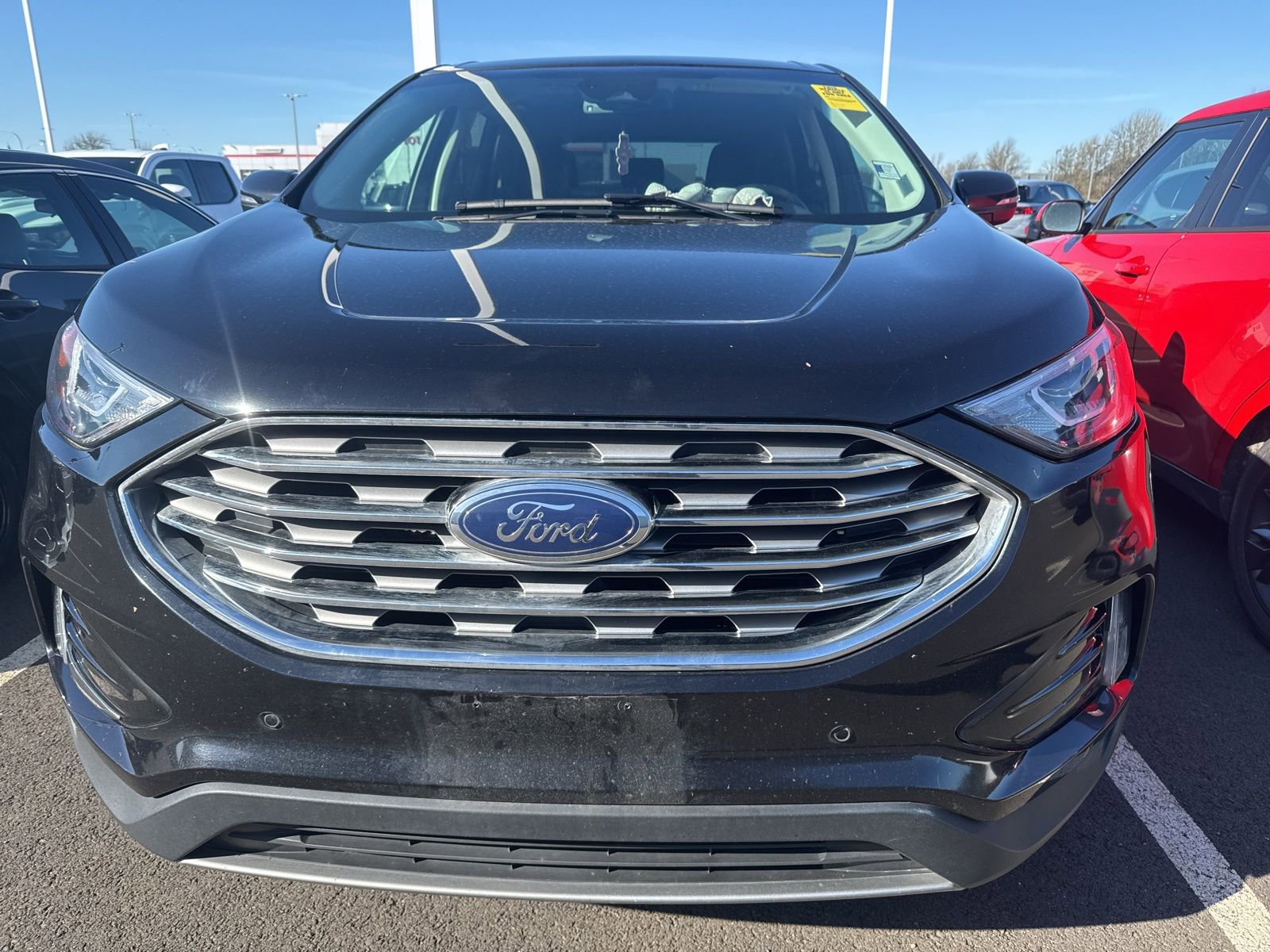 Used 2022 Ford Edge Titanium image 2