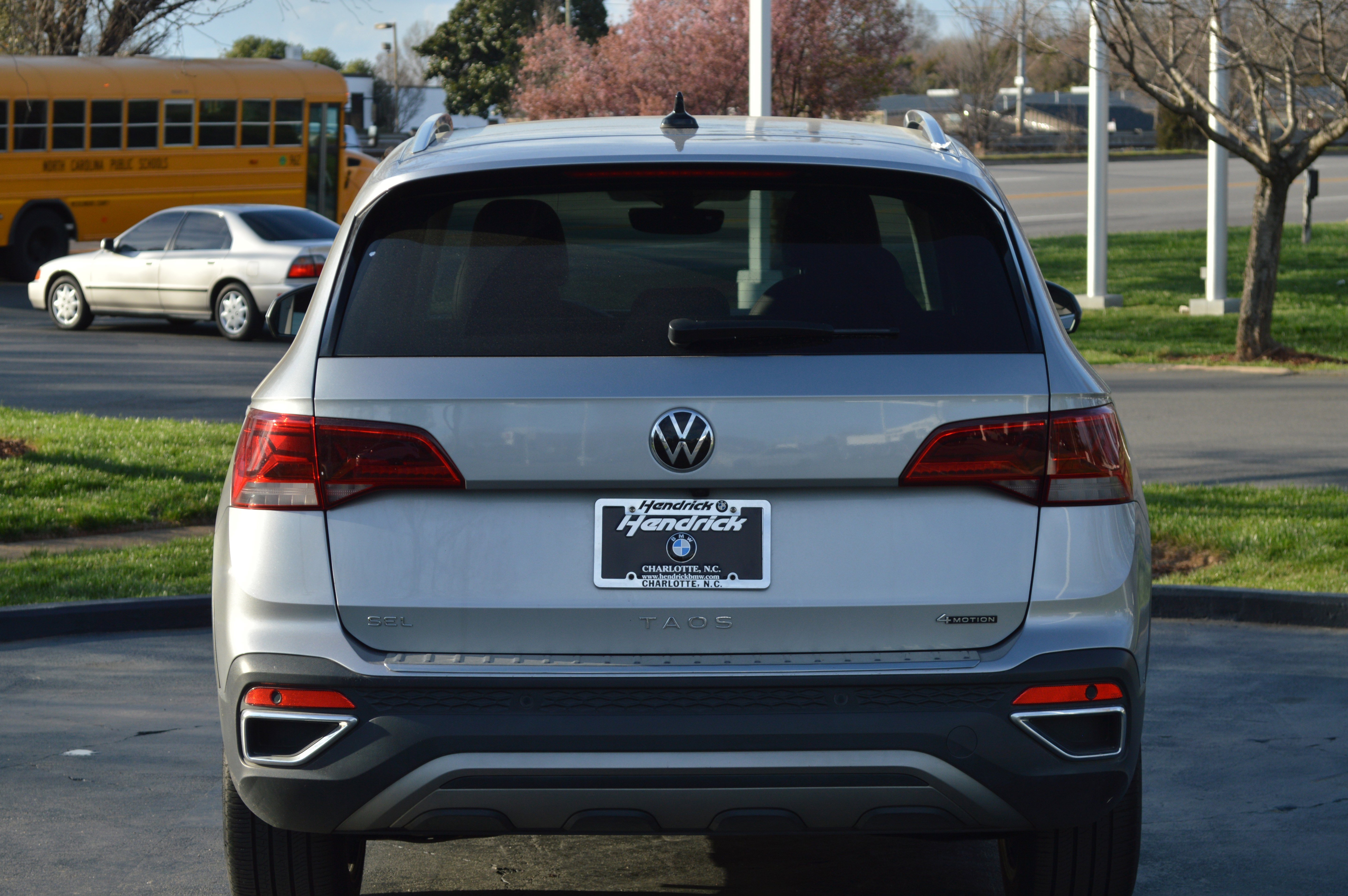 Used 2022 Volkswagen Taos SEL image 46