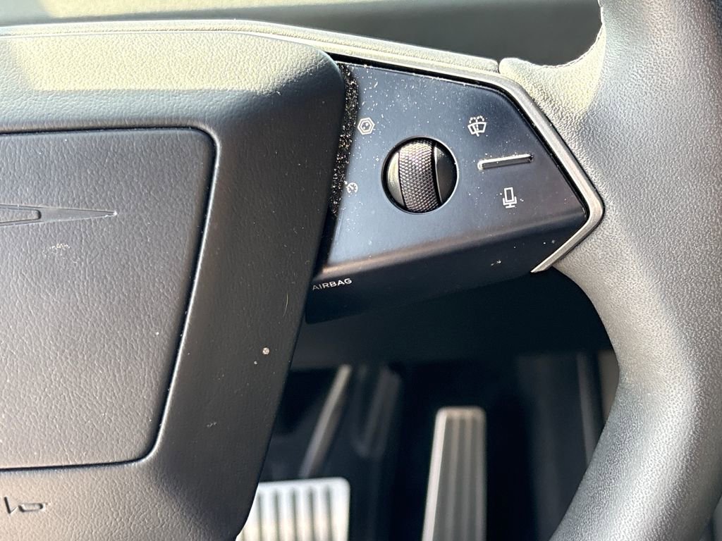 Used 2024 Tesla Cybertruck AWD Crew Cab image 20