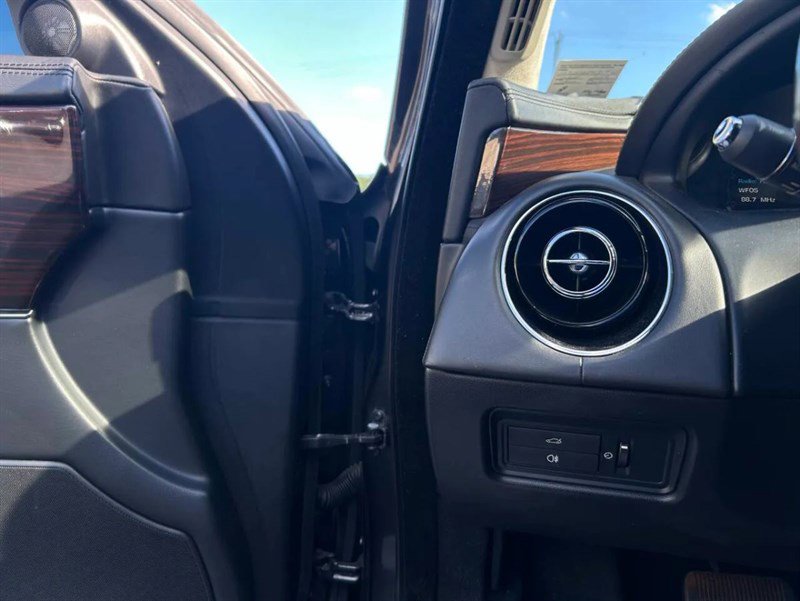 Used 2014 Jaguar XJ L Portfolio image 15