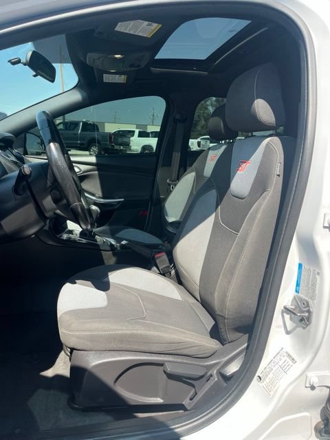 Used 2016 Ford Focus ST FWD image 28