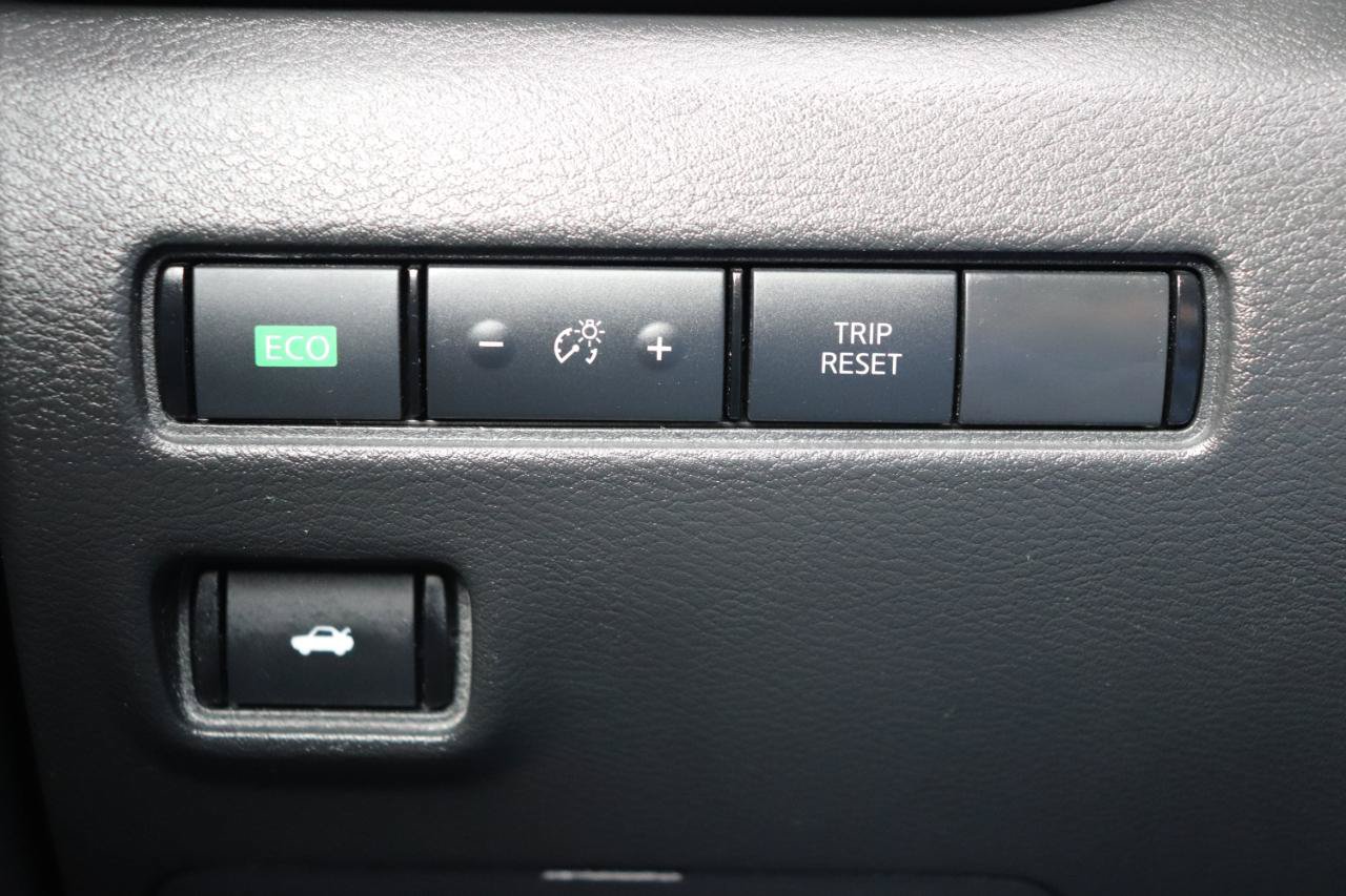 Used 2024 Nissan Sentra SV FWD image 38