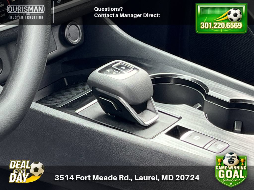 Used 2024 Nissan Rogue SV AWD/4WD image 15