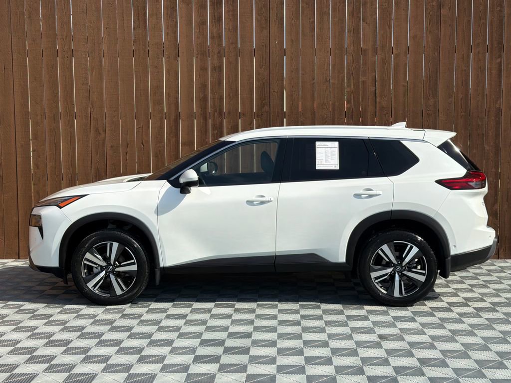 Used 2025 Nissan Rogue SL image 14