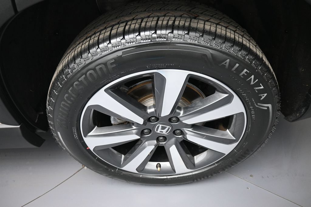 Certified 2024 Honda Pilot Touring image 15