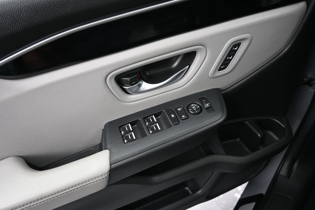 Certified 2025 Honda Pilot Touring image 21