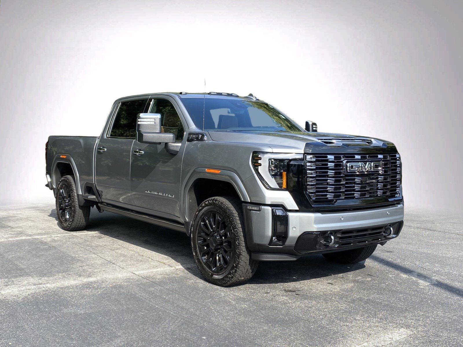 Used 2026 GMC Sierra 2500 Denali Ultimate AWD/4WD image 2