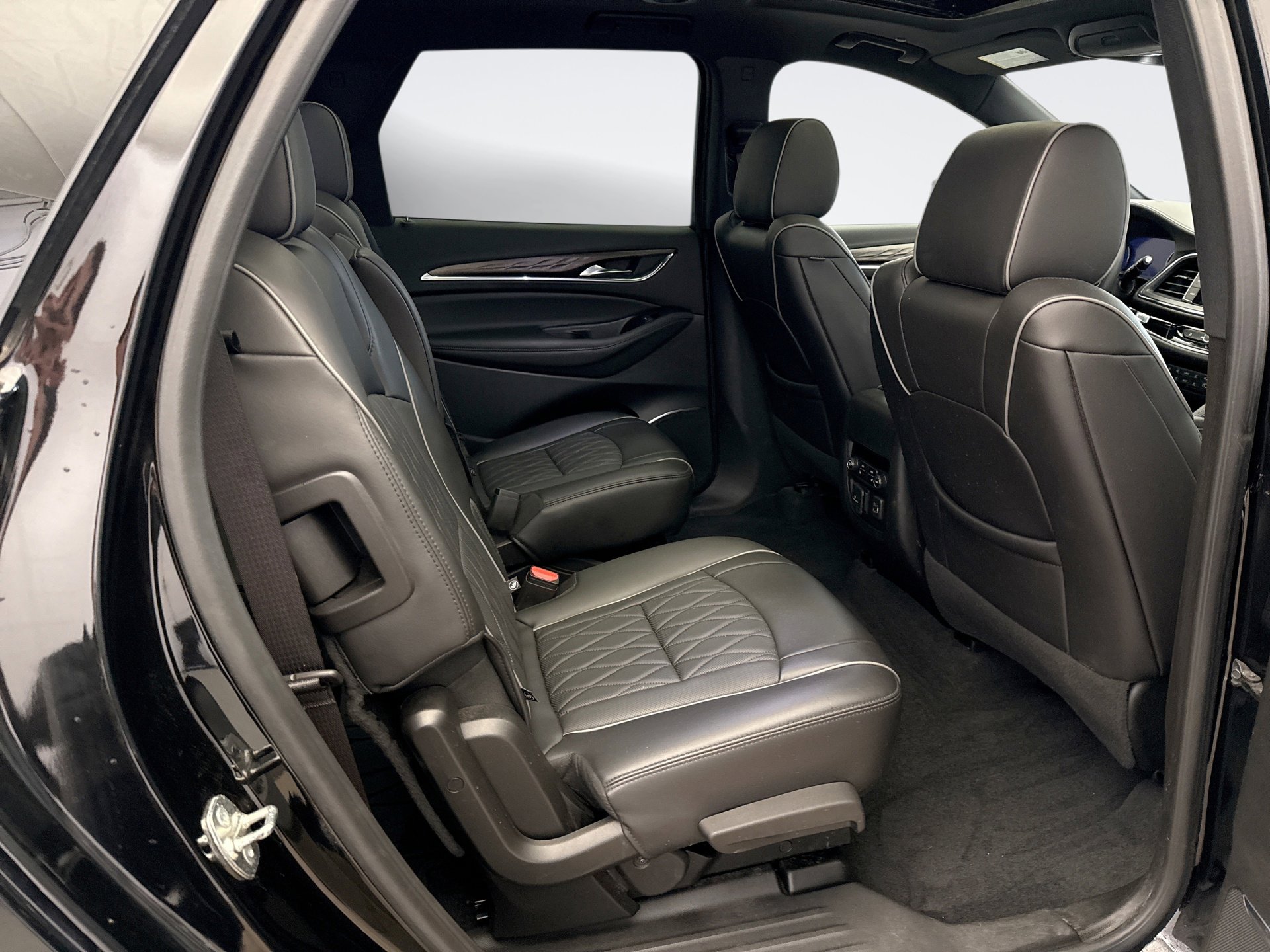 Used 2024 Buick Enclave Avenir w/ Trailering Package, 5000 lbs. image 21