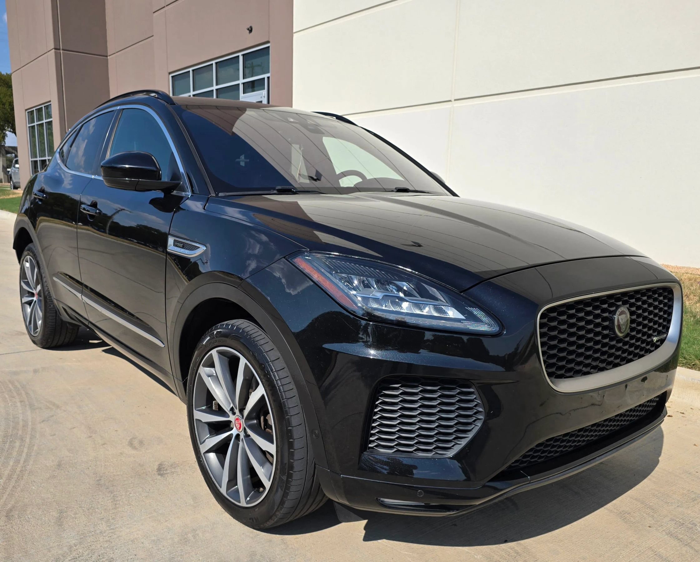Used 2018 Jaguar E-PACE R-Dynamic HSE AWD/4WD image 4