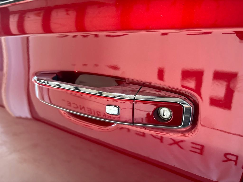 Used 2024 GMC Yukon SLT image 5