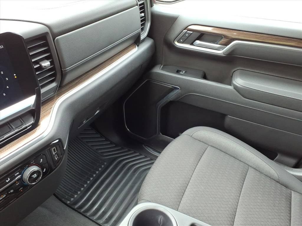 Used 2026 Chevrolet Silverado 1500 LT AWD/4WD image 34