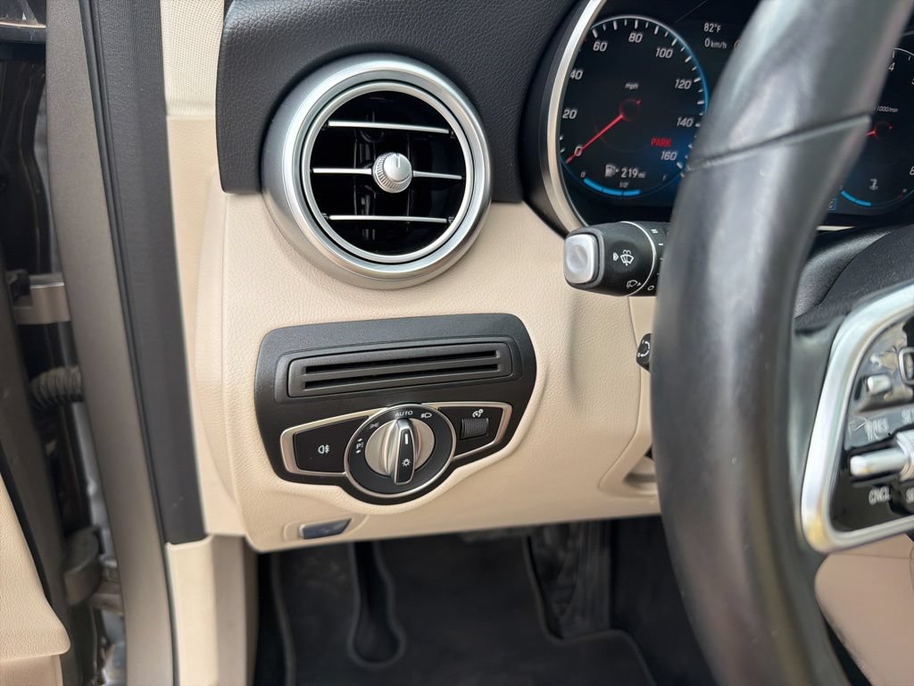 Used 2021 Mercedes-Benz GLC 300 4MATIC image 28
