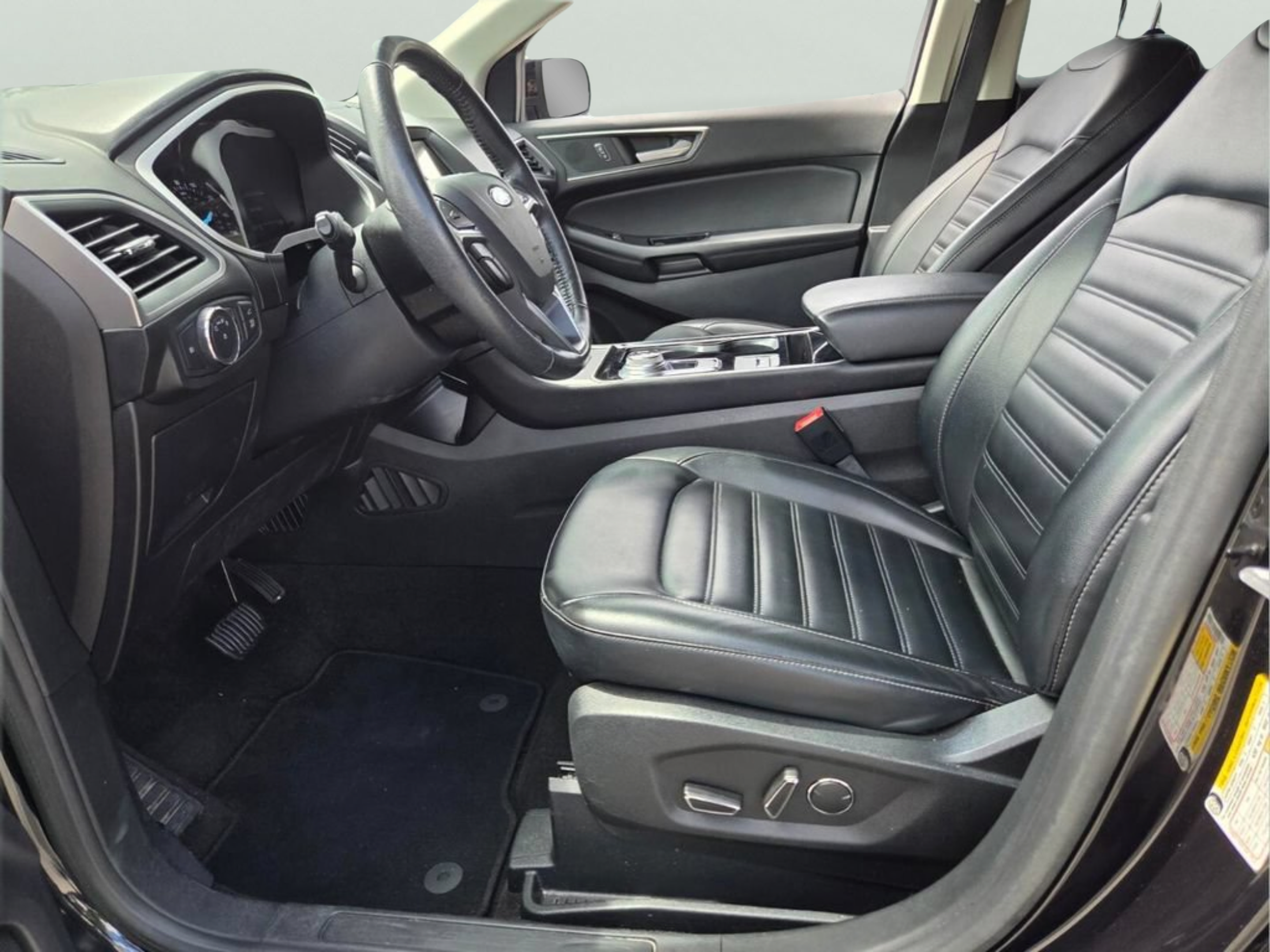 Used 2019 Ford Edge SEL w/ Equipment Group 201A FWD image 9