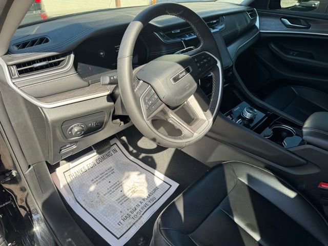 Certified 2023 Jeep Grand Cherokee Limited AWD/4WD image 13