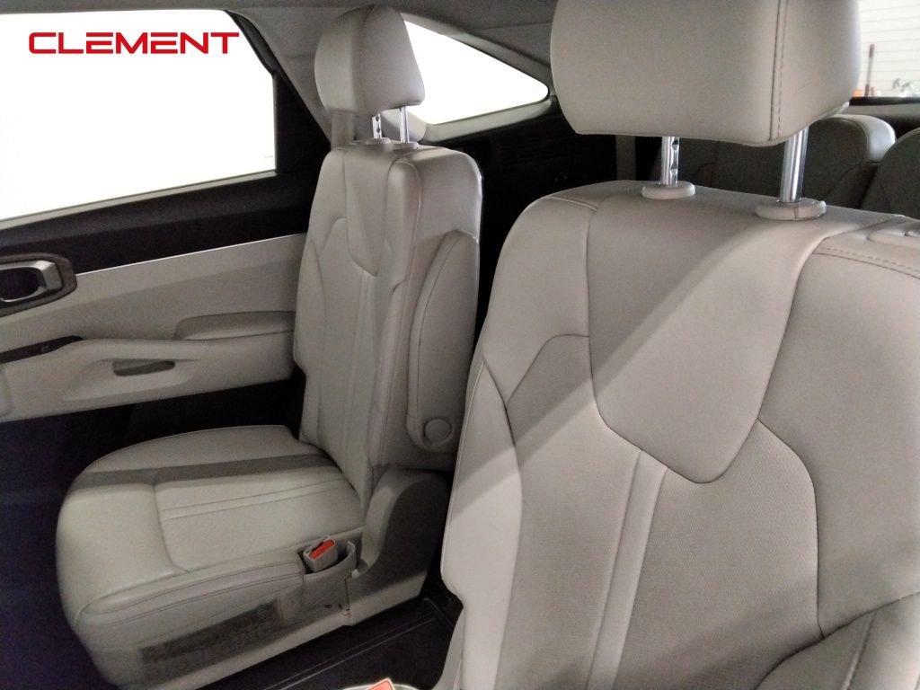 Used 2022 Kia Sorento EX image 30