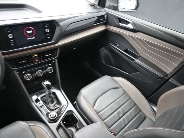 Used 2024 Volkswagen Taos SEL image 13