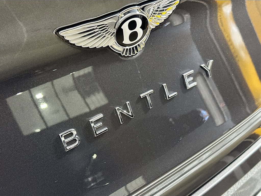 Used 2023 Bentley Bentayga AWD/4WD image 34