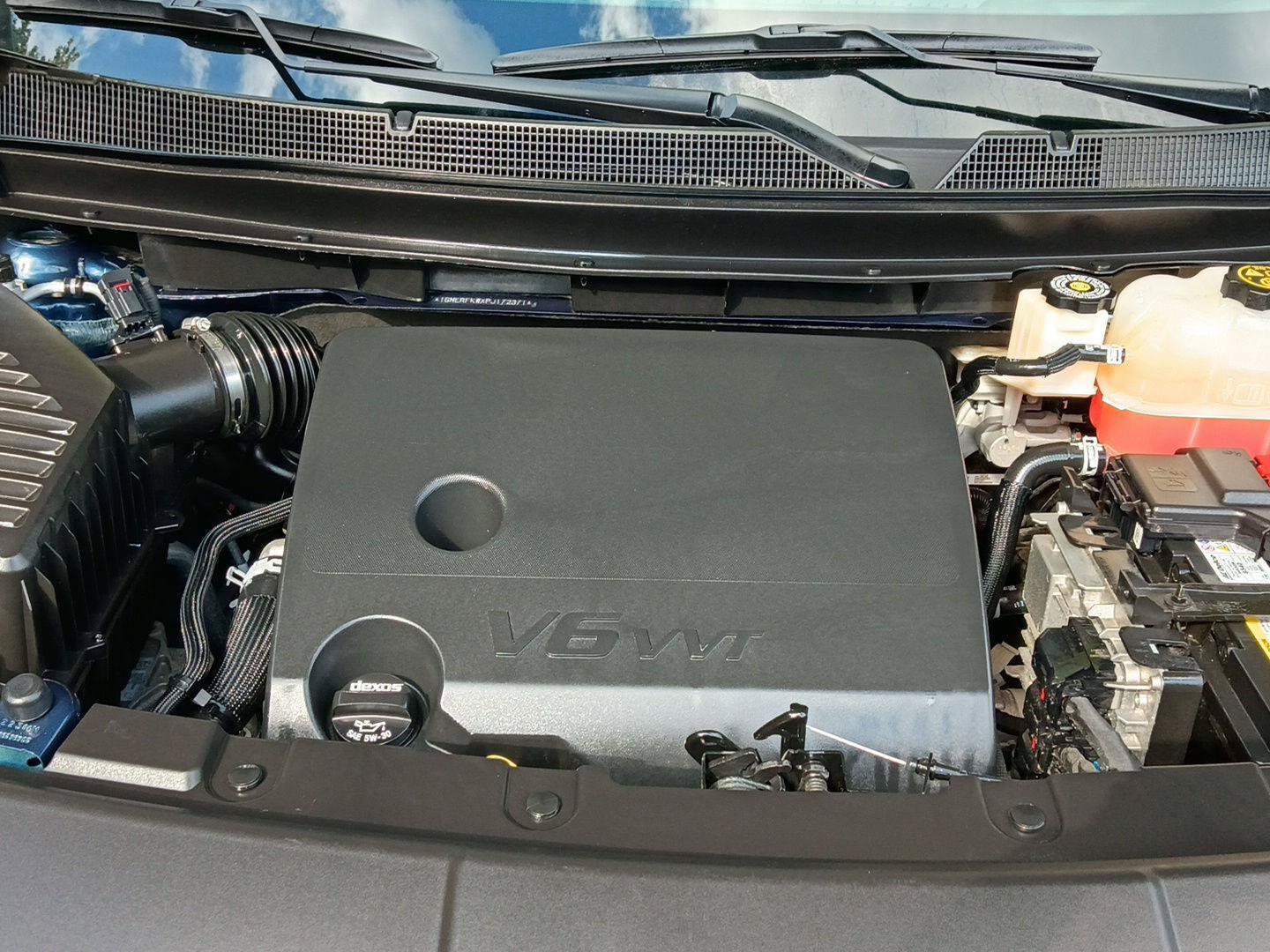 Used 2023 Chevrolet Traverse LS w/ Safety Package FWD image 27