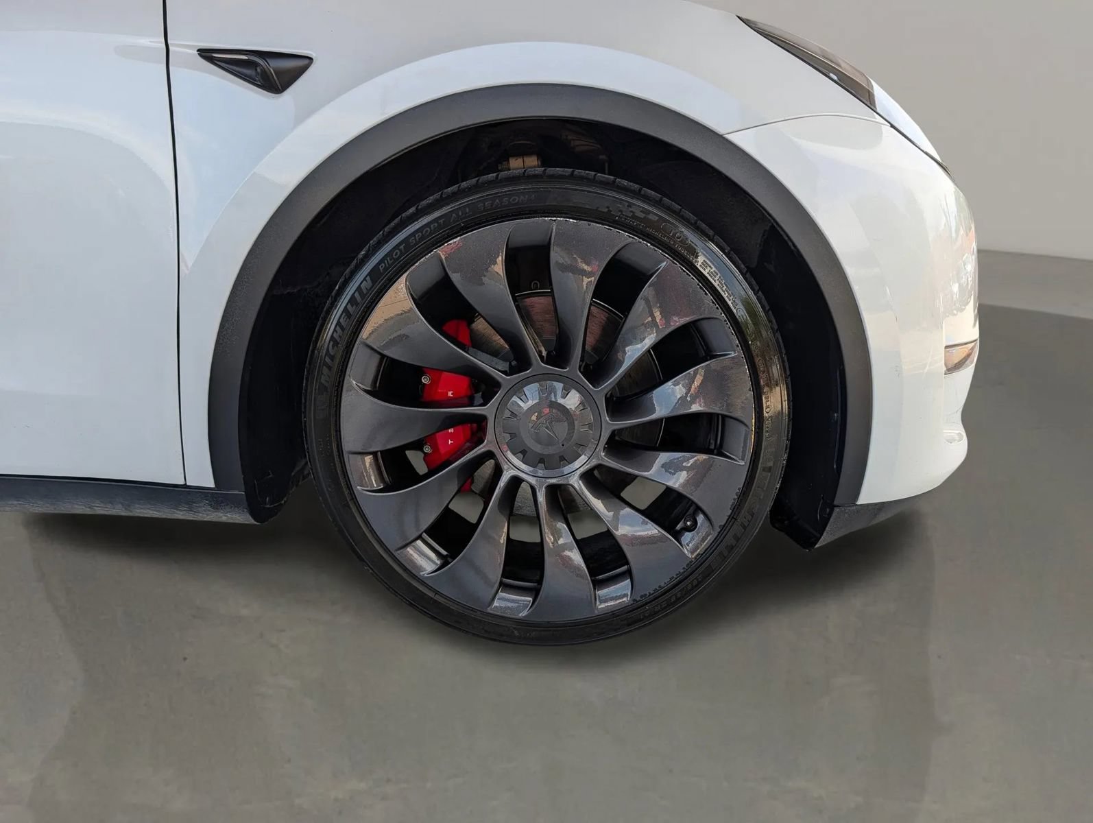 Used 2023 Tesla Model Y Performance AWD/4WD image 12