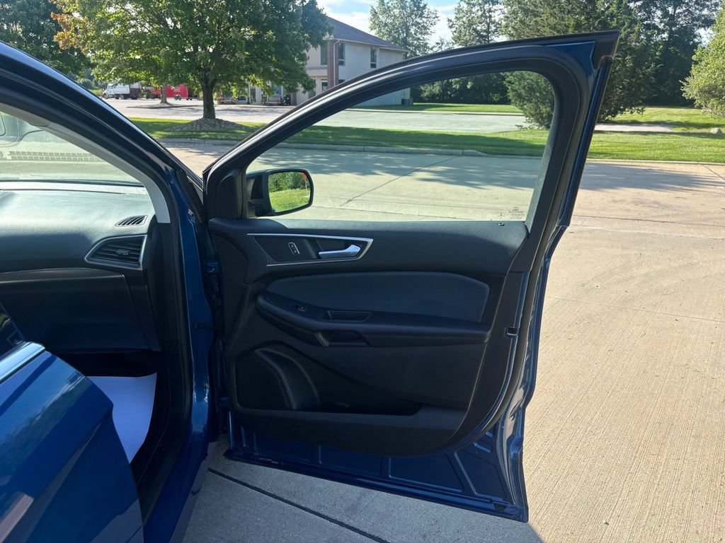Used 2022 Ford Edge SEL w/ Sport Appearance Package AWD/4WD image 26