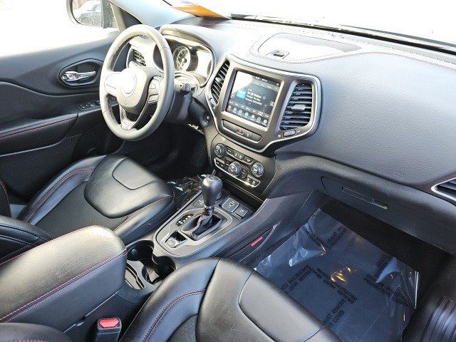 Used 2022 Jeep Cherokee Trailhawk w/ Comfort/Convenience Group image 14