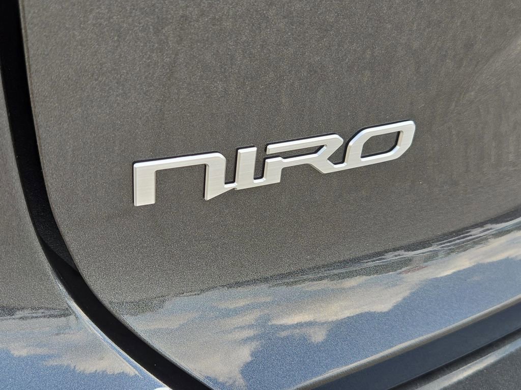 New 2025 Kia Niro EX Touring image 11