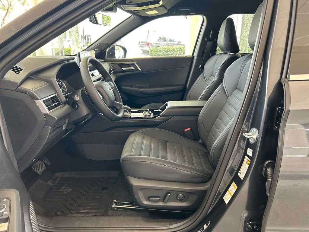 New 2026 Mitsubishi Outlander LE FWD image 5