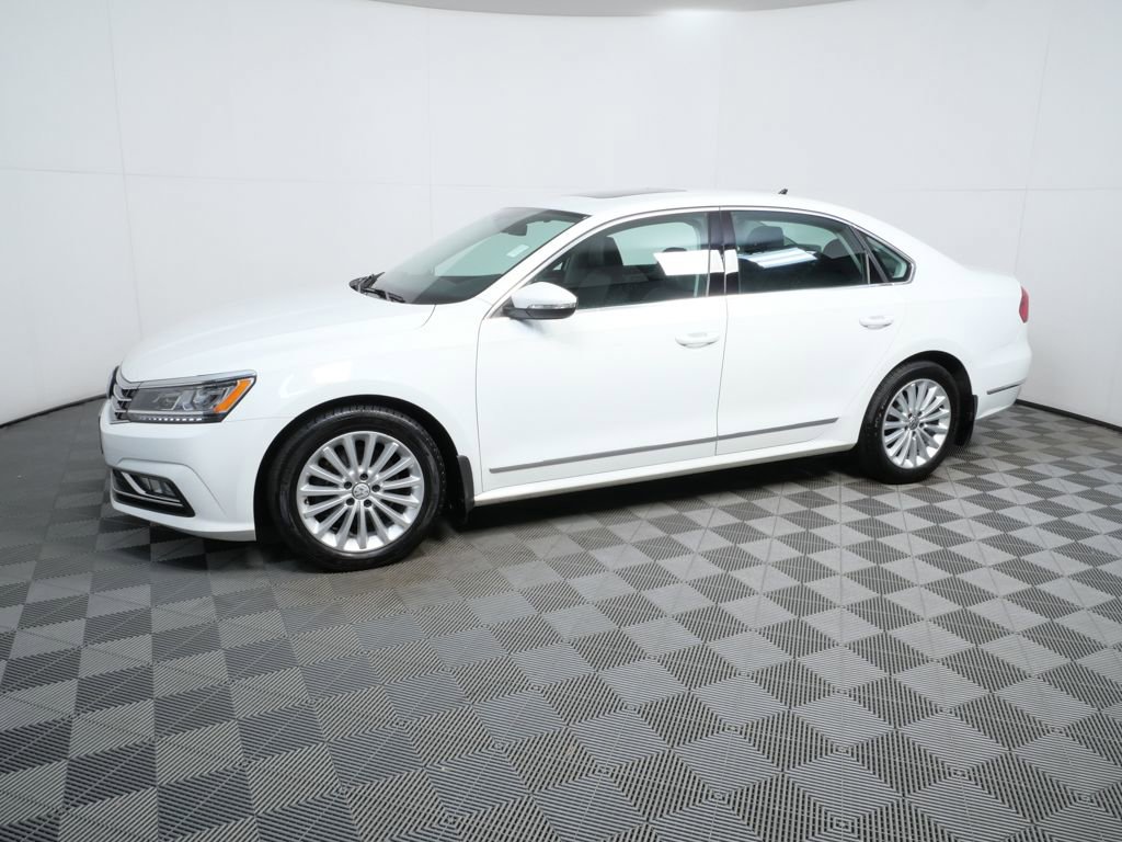 Used 2016 Volkswagen Passat 1.8T SE image 2