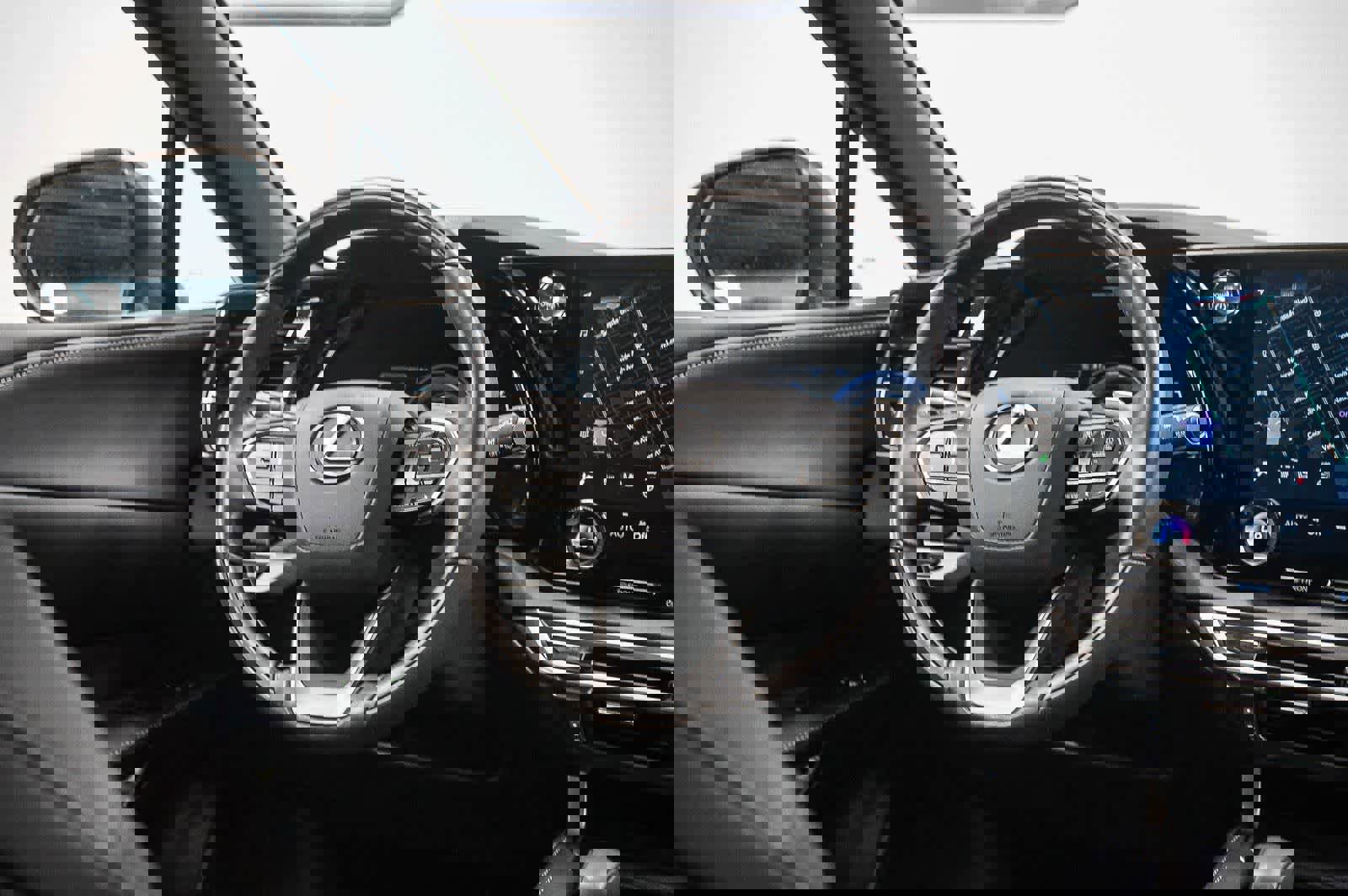 Used 2023 Lexus RX 350h w/ Accessory Package (Z1) image 15