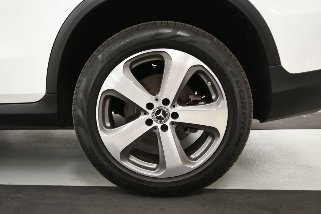 Used 2019 Mercedes-Benz GLC 300 4MATIC image 11