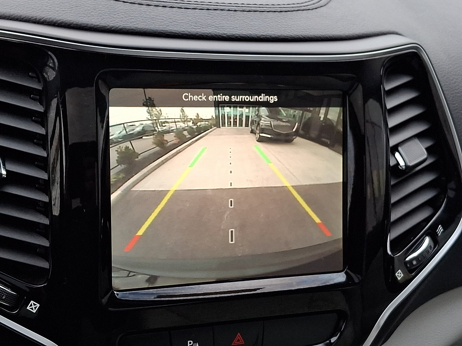 Used 2019 Jeep Cherokee Limited AWD/4WD image 19