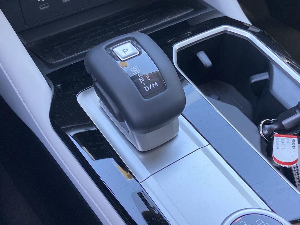 New 2026 Mitsubishi Outlander SE FWD image 12