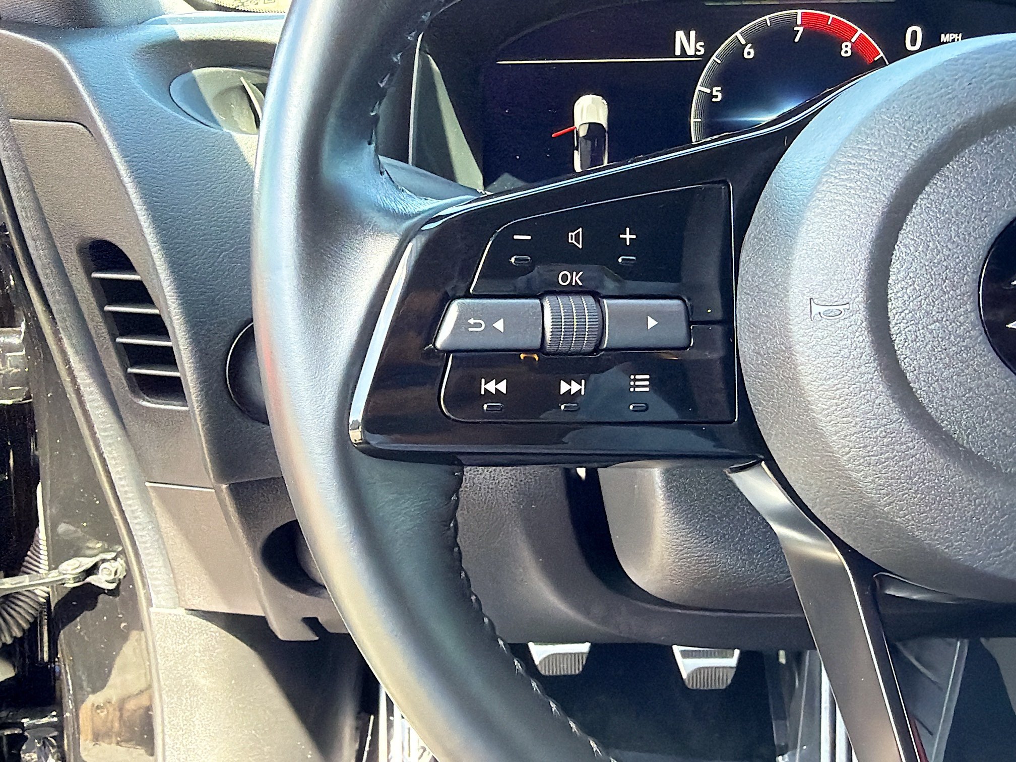 Used 2024 Nissan Z Performance w/ Floor Mat Package RWD image 34