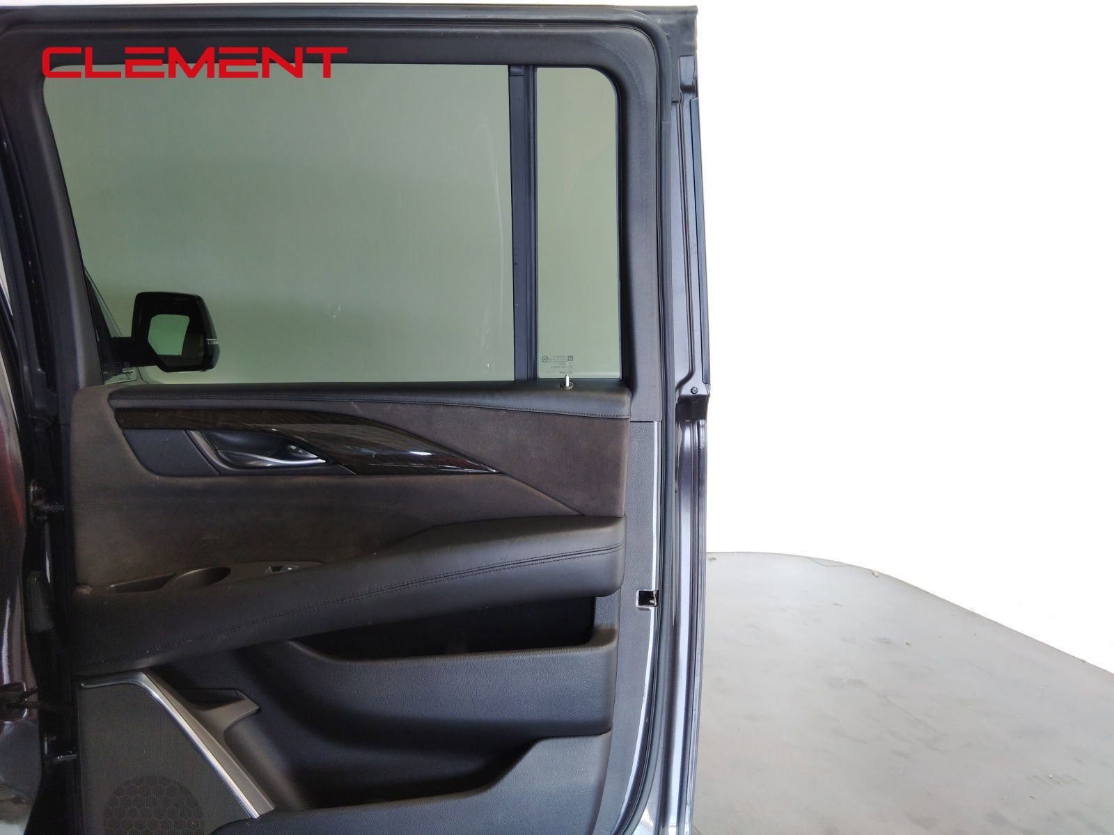 Used 2016 Cadillac Escalade ESV Platinum image 45