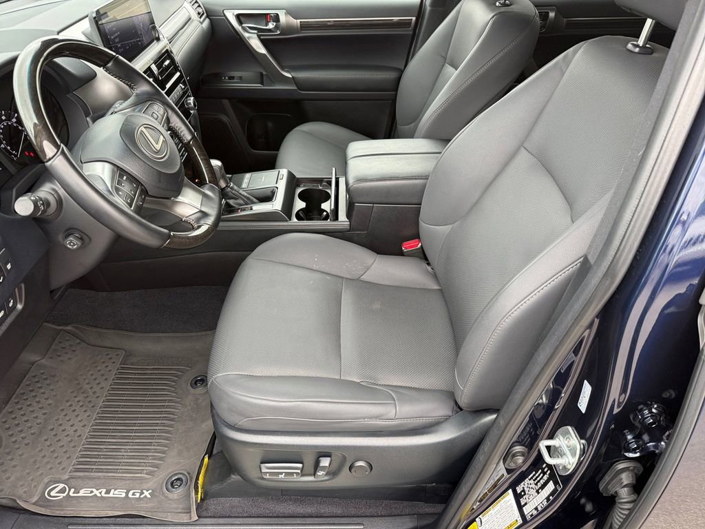 Used 2023 Lexus GX 460 Premium w/ Premium Package image 10