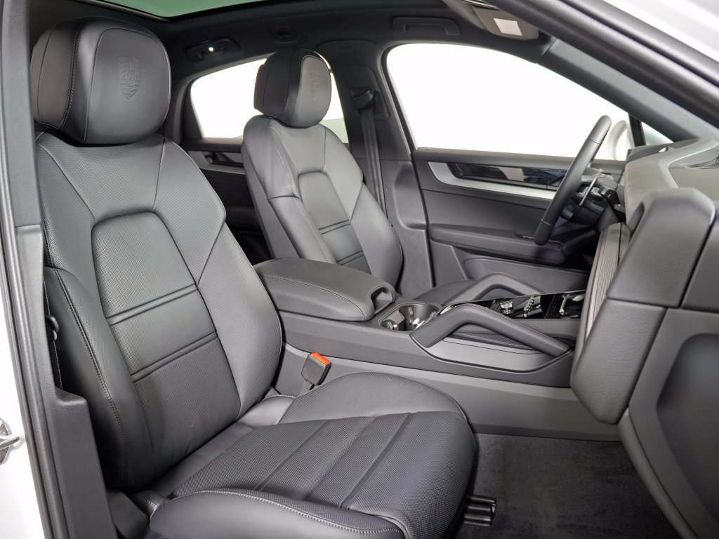 New 2026 Porsche Cayenne Coupe AWD/4WD image 41