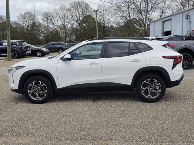 Used 2025 Chevrolet Trax LT w/ LT Convenience Package FWD image 14