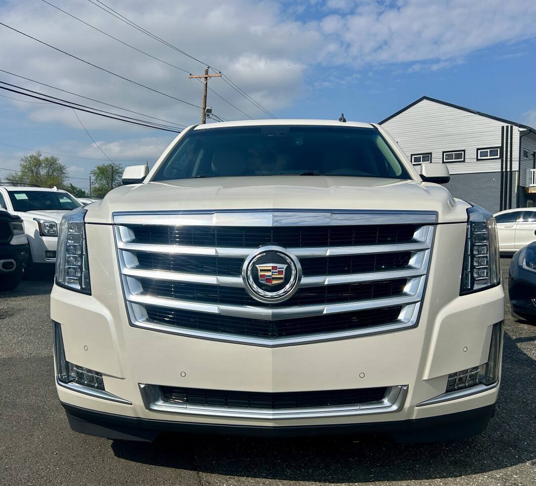 Used 2015 Cadillac Escalade Luxury AWD/4WD image 8