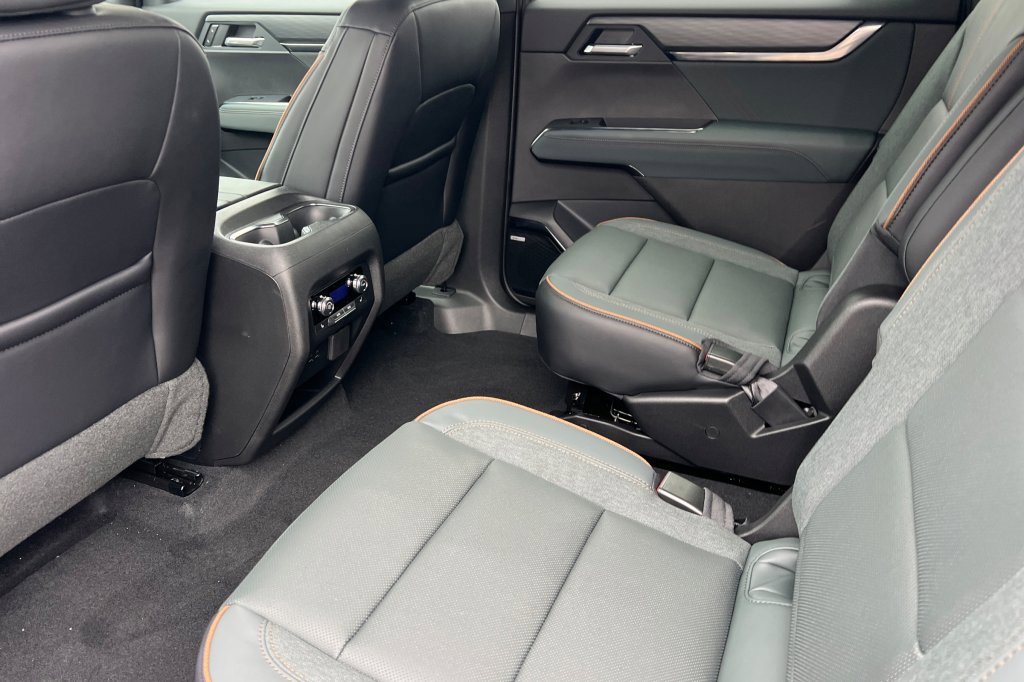 New 2026 GMC Acadia AT4 w/ Luxury Package image 9