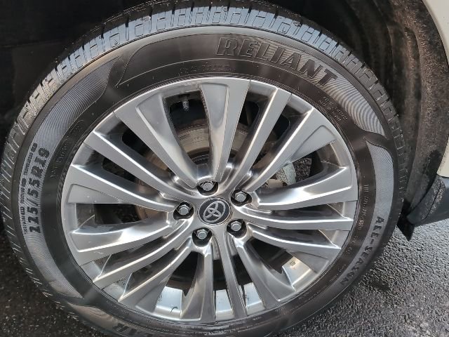 Used 2021 Toyota Venza Limited w/ Advanced Technology Package image 8
