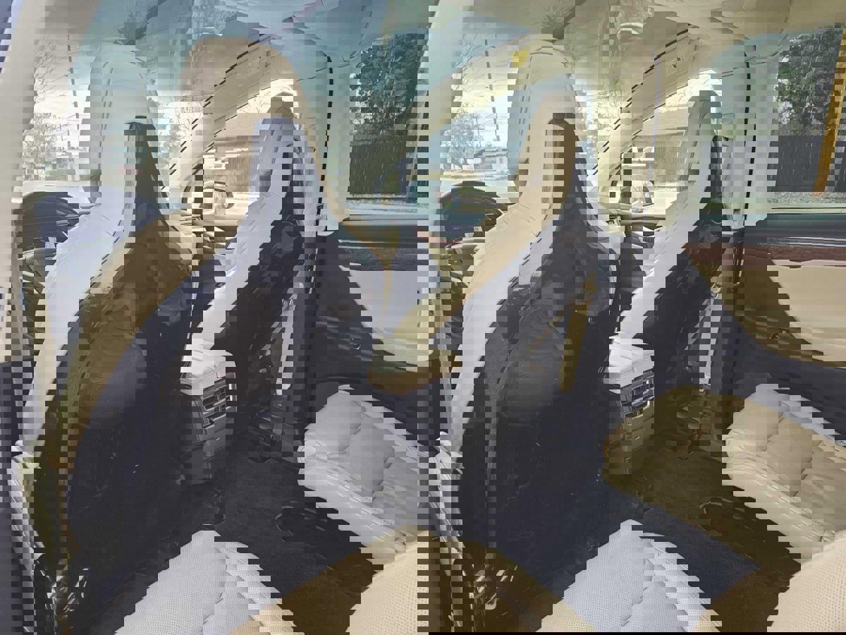 Used 2016 Tesla Model X 90D image 9