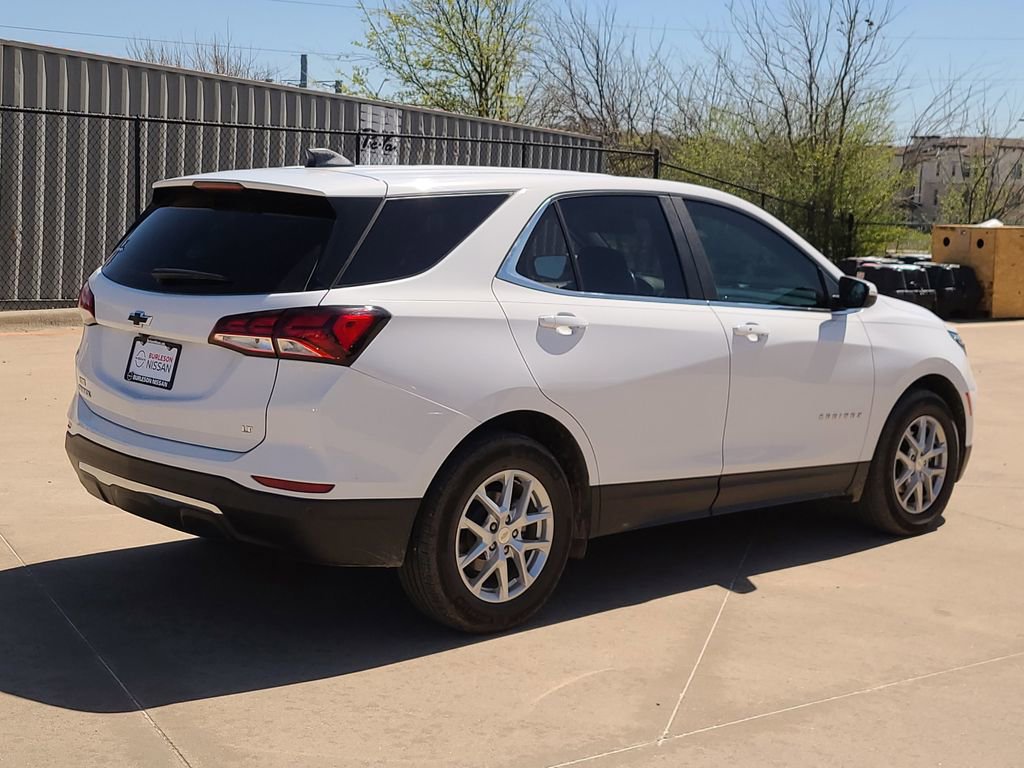 Used 2022 Chevrolet Equinox LT image 2
