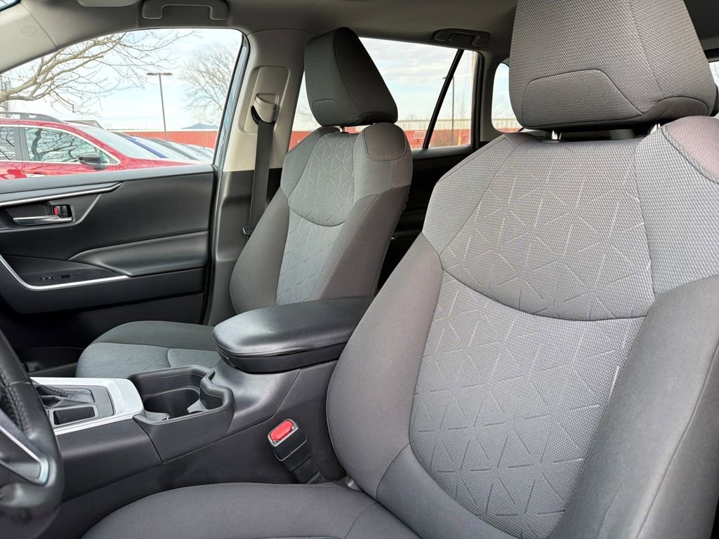 Used 2020 Toyota RAV4 XLE w/ Convenience Package AWD/4WD image 20