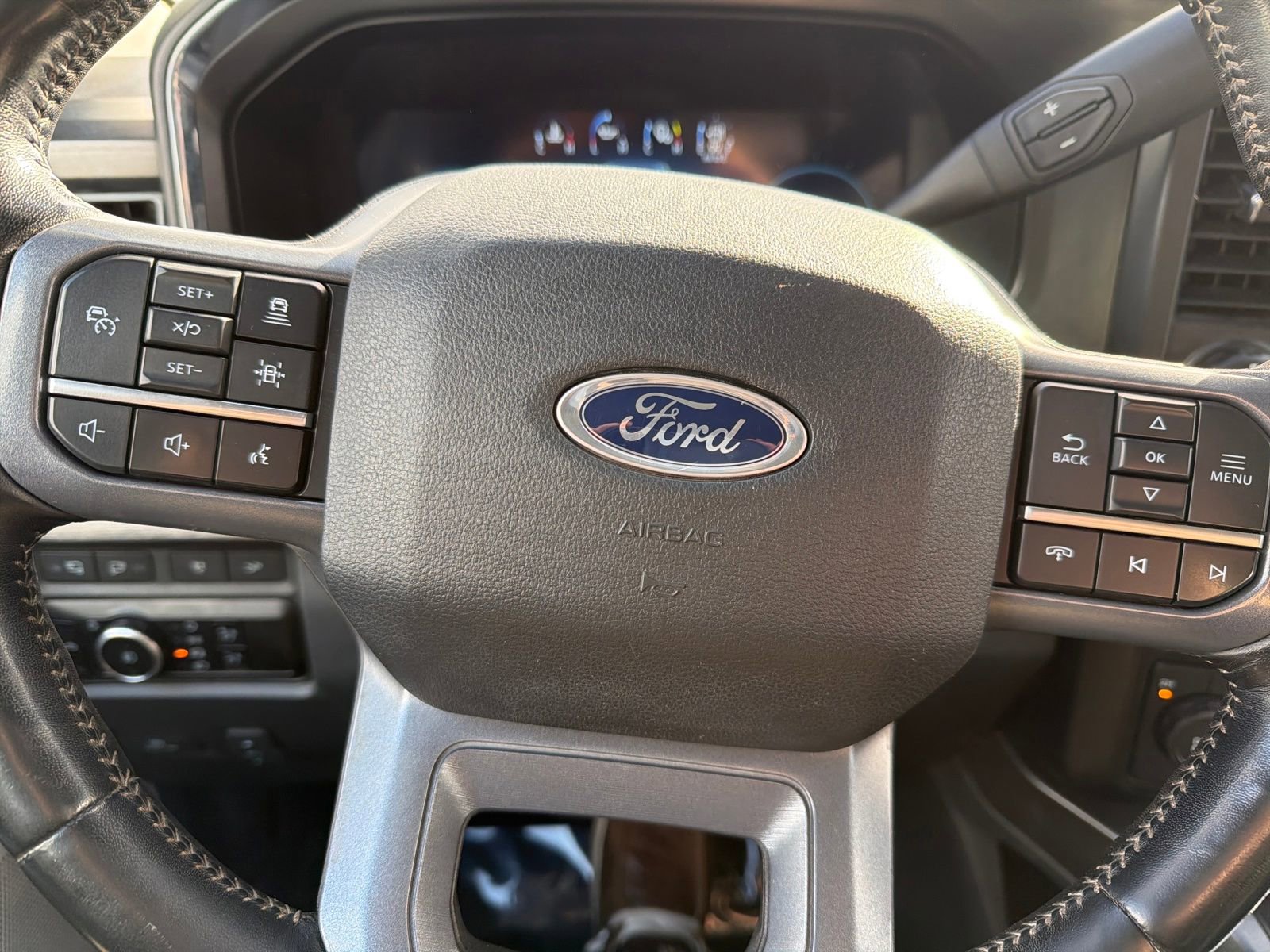 Used 2023 Ford F350 Lariat w/ Lariat Ultimate Package AWD/4WD image 17