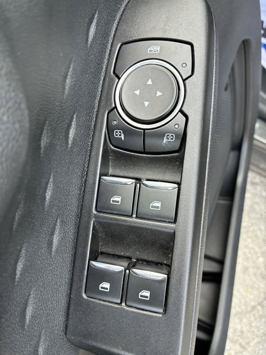 Used 2020 Ford Escape SE AWD/4WD image 18